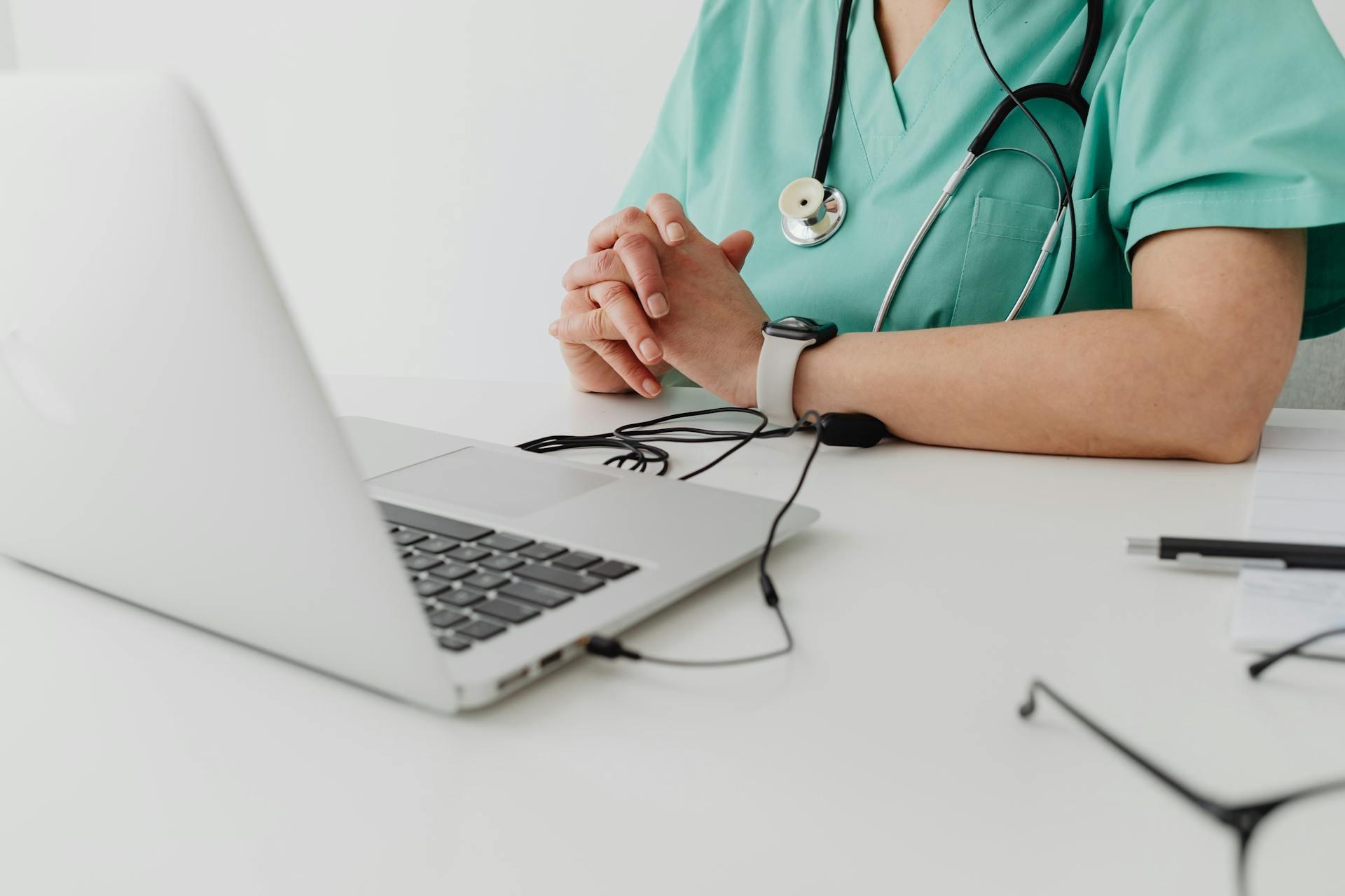 Medical Assistant vs Medical Office Assistant: How are They Different?